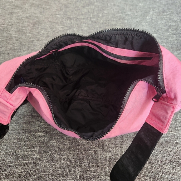 Baggu Medium Crescent Nylon Shoulder Bag - Picture 10 of 10